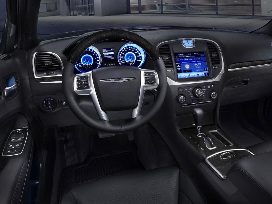  Chrysler 300C 2011 года  (фото 80 из 83)
